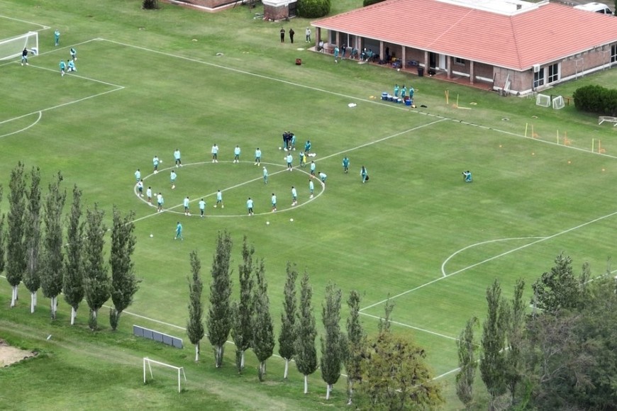 "La Bestia Negra" se entrena en el predio de Colón. Foto: Fernando Nicola