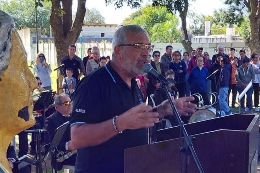 Alejandro Videla dio una notable lección de historia nacional al aire libre, cargada de anécdotas y emociones.