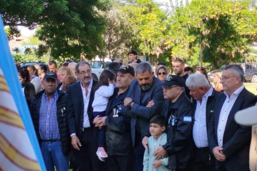 En Coronda una multitud acompañó la conmemoración del 2 de Abril. Crédito: Adela Cruzado.