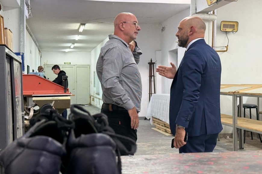 En el inicio de su gestión, Puccini se reunió con empresarios del calzado y activó una nueva línea de asistencia financiera para las fábricas de calzado que están radicadas en la provincia.