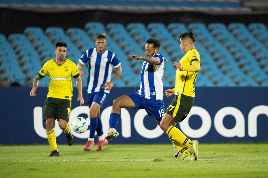 Empate sin goles en Uruguay.