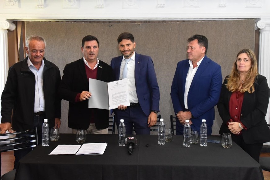 El gobernador visitó Roldán, Funes, Pujato y Casilda