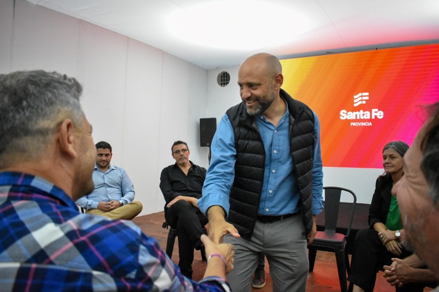 Gracias a su diseño innovador, estos vehículos pueden transportar mayores volúmenes de mercancías en menos viajes, lo que se traduce en una disminución significativa de la huella de carbono.