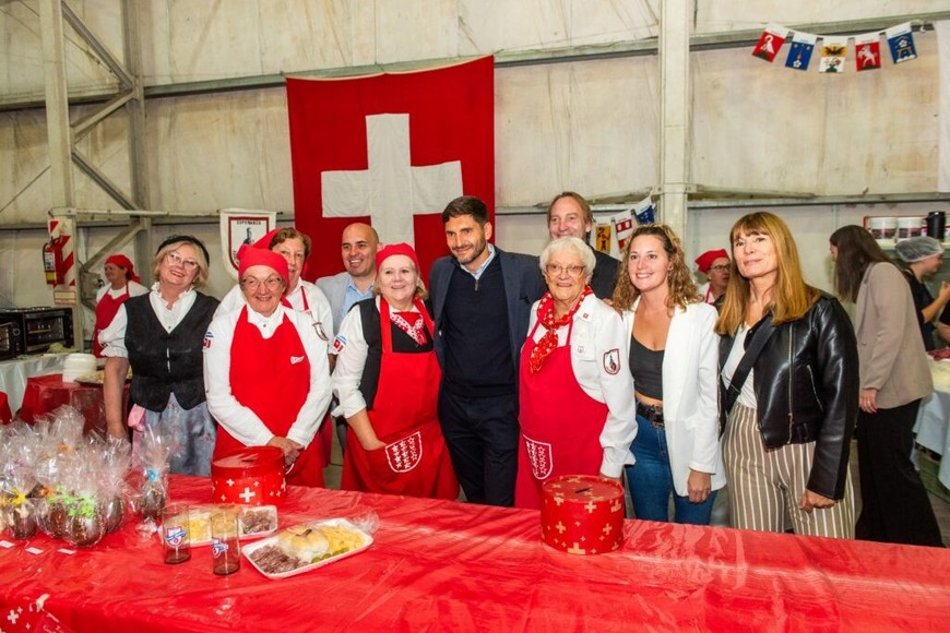 Pullaro estuvo acompañado por la diputada provincial Jimena Senn y el intendente Rodrigo Müller.