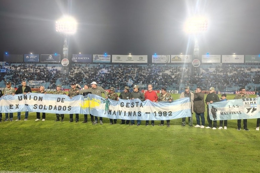 El homenaje a los héroes de Malvinas. Crédito: Prensa Atlético Tucumán