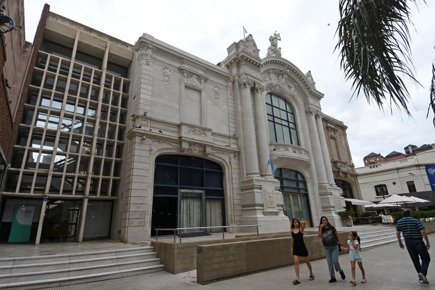 El Teatro Municipal “1° de Mayo”, gran ícono patrimonial de la ciudad.
