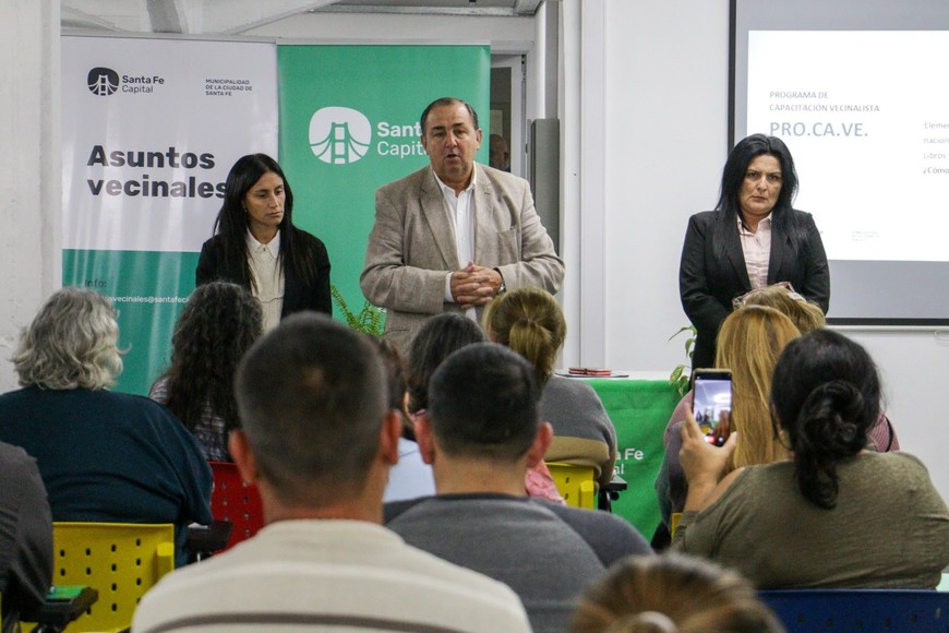"Queremos vecinales comprometidas con los vecinos para trabajar junto al municipio", declaró el intendente Juan Pablo Poletti.