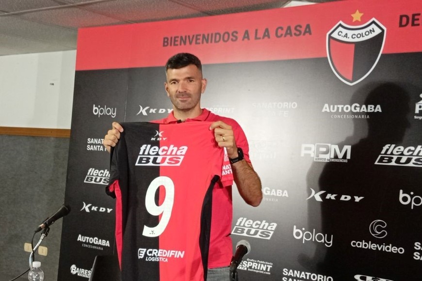 Gigliotti, un "Puma" suelto en Colón a puro gol: ya tiene cuatro gritos en diez fechas.