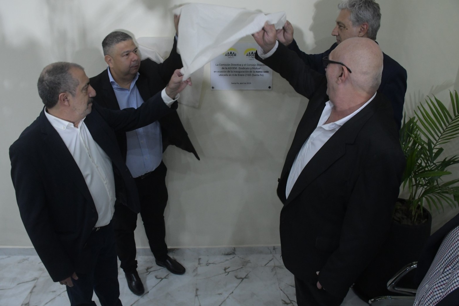 Durante el acto revelaron una placa.