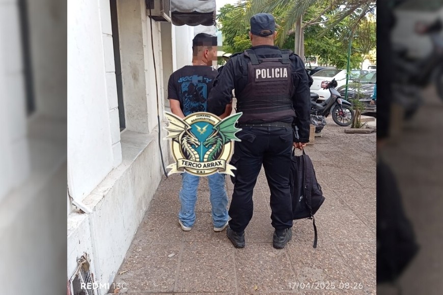 Actuaba de manera sospechosa y tenía un puñal escondido