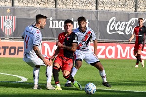 Luego de “Chaca”, Colón ya tiene día y hora para los siguientes partidos. Fotos: Juan Manuel Foglia.