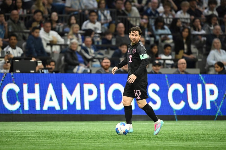 Apr 24, 2025; Vancouver, British Columbia, CAN;   Inter Miami SC forward Lionel Messi (10) controls the ball during the second half against the Vancouver Whitecaps FC at BC Place. Mandatory Credit: Anne-Marie Sorvin-Imagn Images