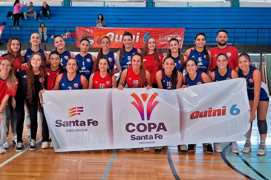 El plantel femenino de voley tatengue.