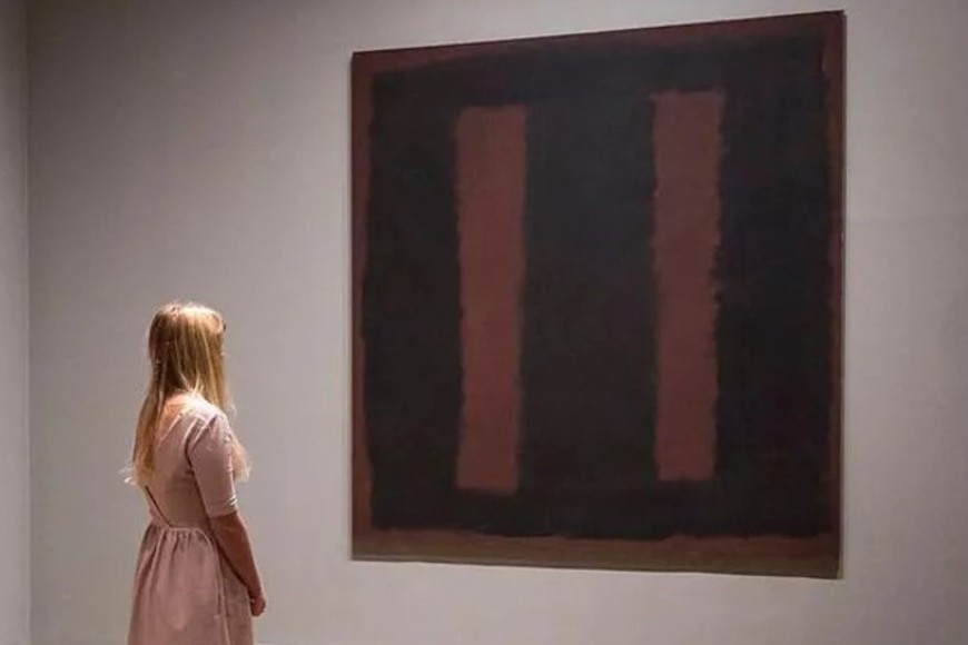 La pintura Black On Maroon de Mark Rothko de 1958 volvió a exhibirse 18 meses después de ser vandalizada.