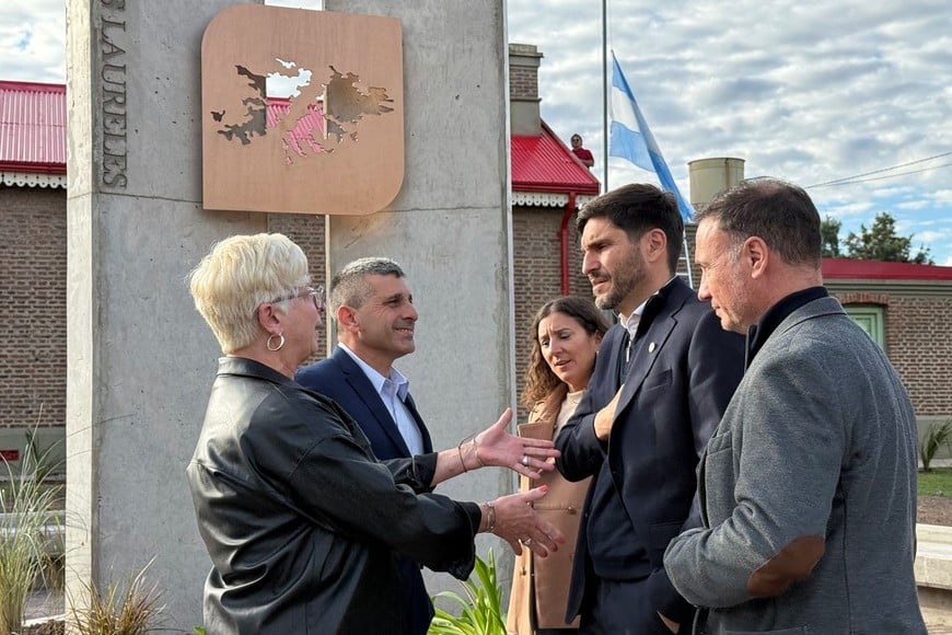 Sinfonía Rodante, dirigido por Juan Barbero y con la asistencia de Juan Candioti, presentó una camerata de quince jóvenes músicos que interpretaron obras del repertorio clásico universal, popular y folclórico.