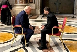Trump y Zelenski pudieron reunirse y limar asperezas en el Vaticano. Foto: Presidencia Ucraniana.