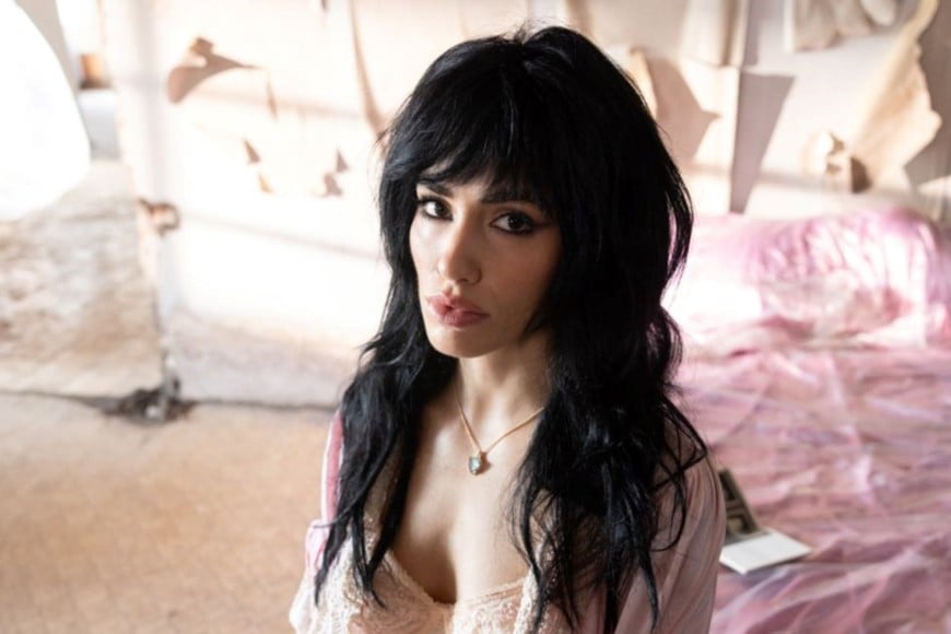 Lali Espósito lanzó su nuevo álbum, “No vayas a atender cuando el demonio llama”