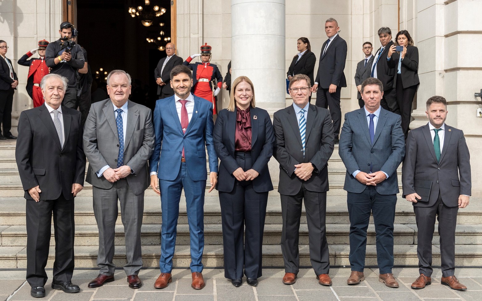 Pullaro y las autoridades legislativas.