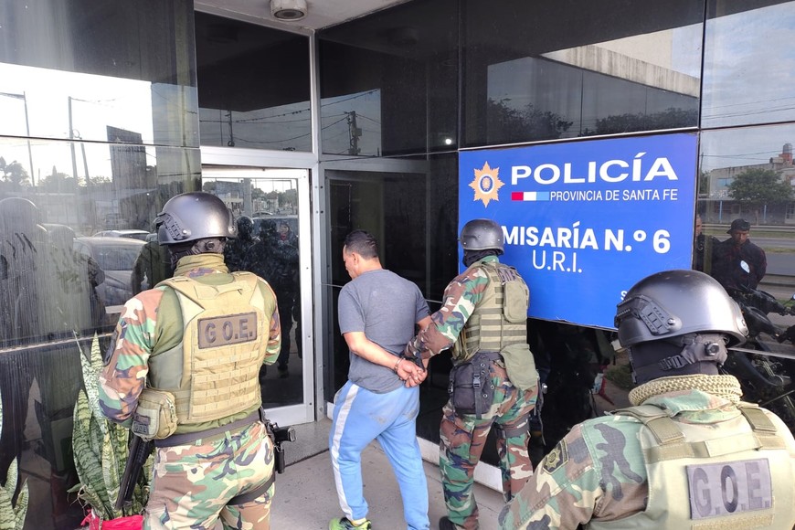 Un hombre mayor de edad fue detenido en el lugar.