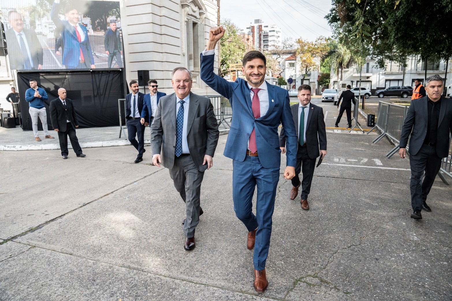 El gobernador previo al ingreso a la Legislatura.