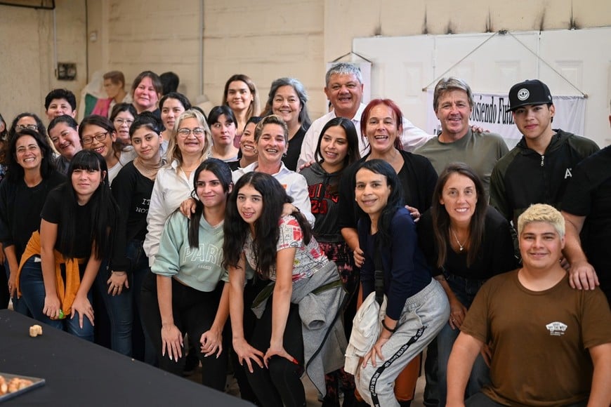 "Y además de estas capacitaciones del Nueva Oportunidad, tenemos más de 40 cursos que dictamos desde el municipio”