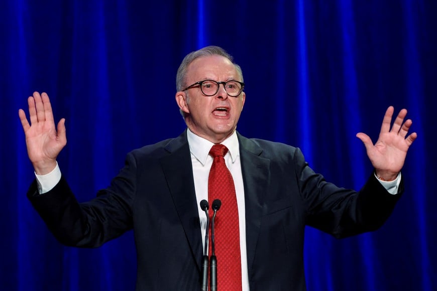 Australia's Prime Minister Anthony Albanese speaks at a Labor party election night event, after local media projected the Labor Party's victory, on the day of the Australian federal election, in Sydney, Australia, May 3, 2025. REUTERS/Hollie Adams