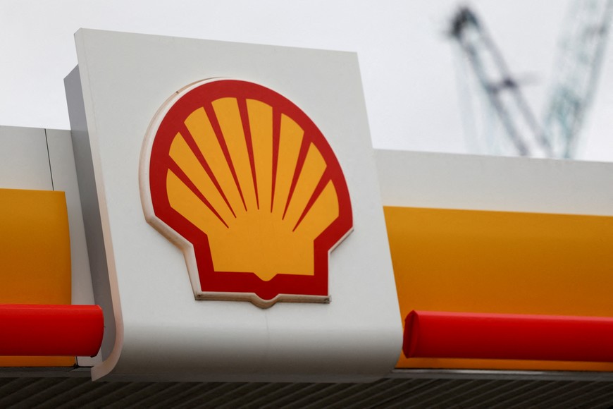 FILE PHOTO: A view shows a logo of Shell petrol station in South East London, Britain, February 2, 2023. REUTERS/May James/File Photo