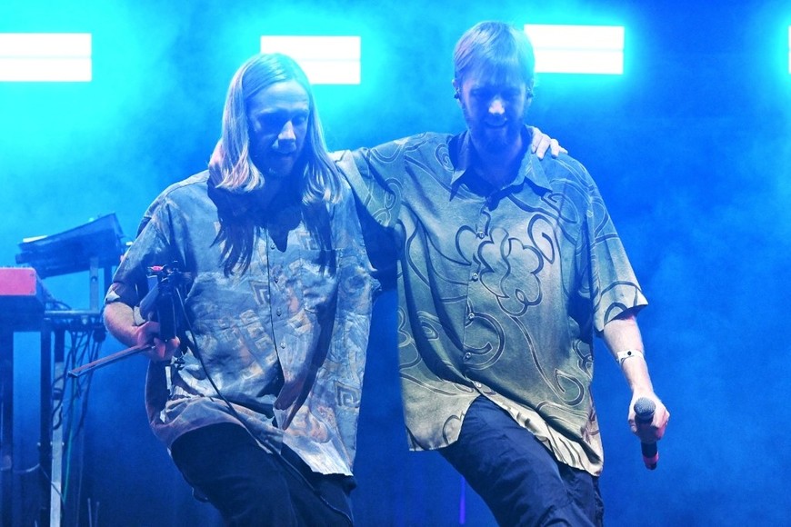 Santiago y Sebastián Andersen, de El Plan de la Mariposa, tirando unos pasos: la alegría de ser hermanos y compañeros de viaje. Foto: Carolina Niklison