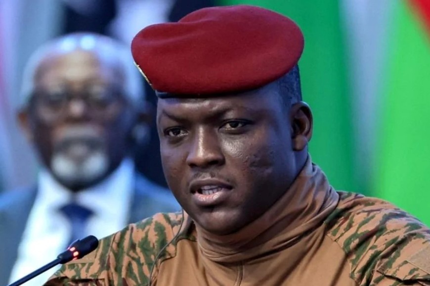 Ibrahim Traoré, presidente interino de facto de Burkina Faso.