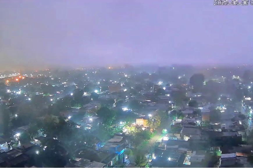 La toma elevada mostró la tormenta eléctrica sobre Santa Fe.