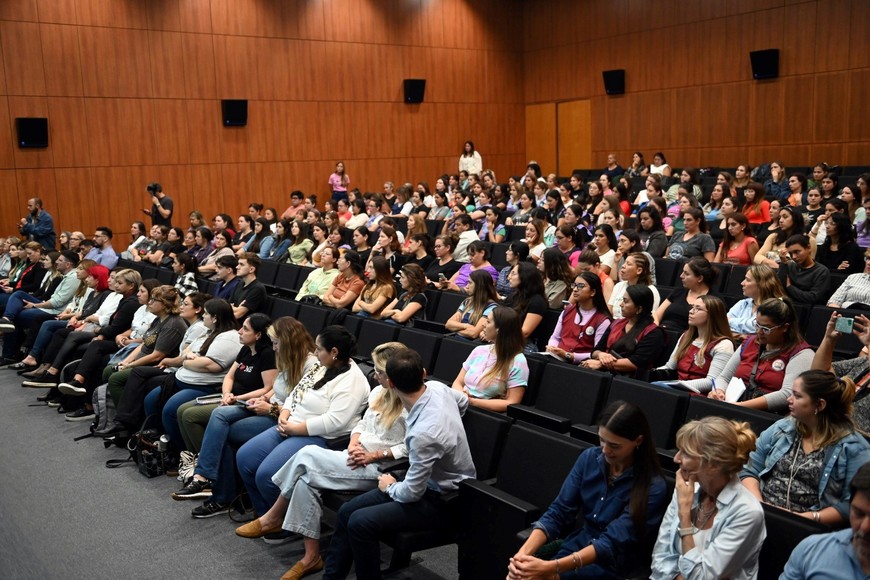 Encuentro entre docentes para compartir experiencias en el aula. Foto: Gentileza.