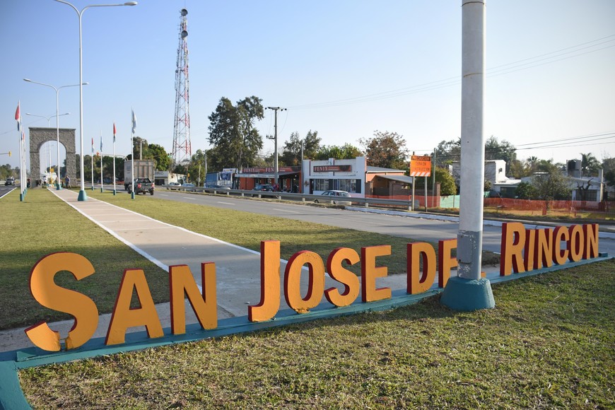 Imagen de la Ruta Provincial Nº 1 Teófilo Madrejón, a la altura del ingreso a la ciudad de San José del Rincón. Archivo El Litoral/Pablo Aguirre