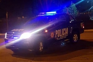 Un patrullero trasladó a los heridos hasta el Hospital Cullen. Archivo