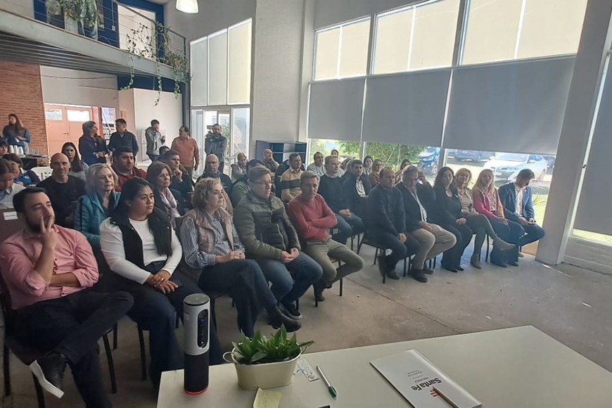 Borla visitó instituciones en dos localidades del departamento San Justo.