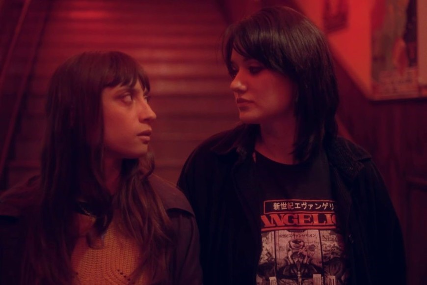 “Midna” (Denisse Laub, Francisco Castro Pizzo): Midna es abandonada por su novia Dani, a través de un mensaje de texto. Esto desencadena en ella un episodio de ira y violencia.