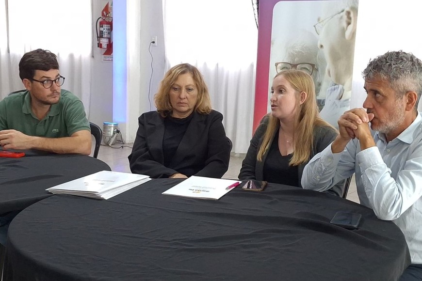 Tejeda explicó que “hay mucha demanda de políticas sociales. Muchas veces las políticas sociales no se ven, pero acá hay una definición de acompañar a cada uno de los vecinos de su departamento."