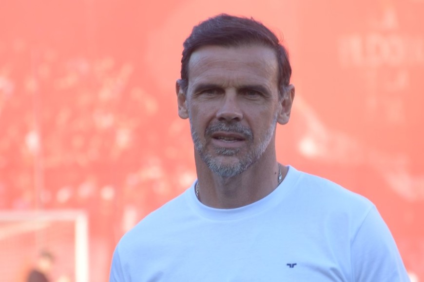 Andrés Yllana, DT de Colón. Crédito: Carolina Niklison