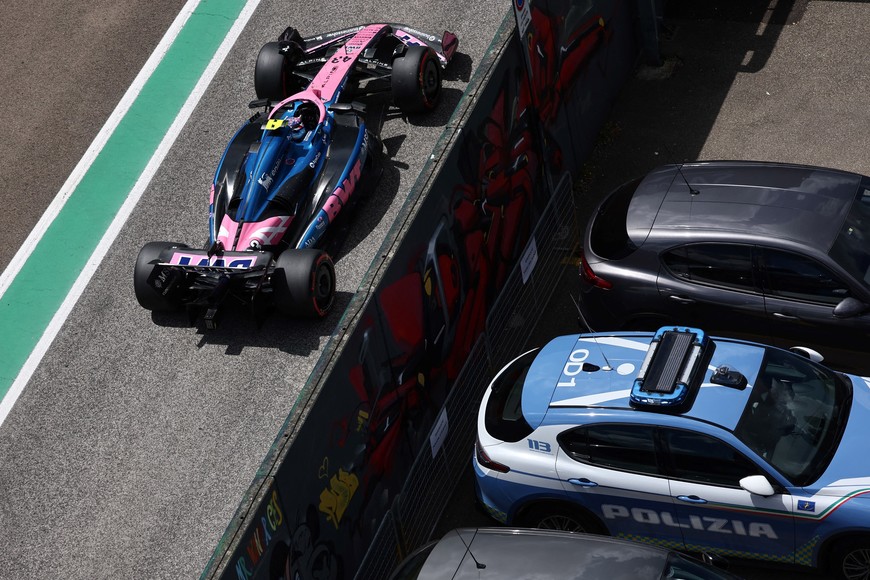 Formula One F1 - Emilia Romagna Grand Prix - Autodromo Enzo e Dino Ferrari, Imola, Italy - May 17, 2025
Alpine's Franco Colapinto during practice REUTERS/Jakub Porzycki