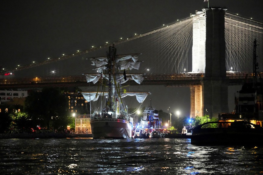 A Mexican Navy training ship is seen damaged after it ran into the Brooklyn Bridge in New York City, U.S., May 17, 2025.  REUTERS/Bjorn Kils/New York Media Boat