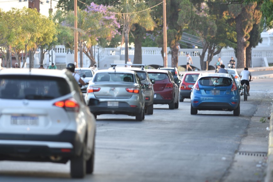 Un lector pide ordenamiento del tránsito en la ciudad de Santa Fe y se queja de un “estado municipal ausente”.