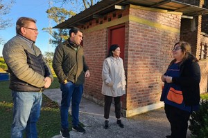 Borla hizo entrega de aportes económicos por más de 25 millones de pesos que pertenecen al denominado Fondo de Asistencia de Necesidades Inmediatas (FANI) .