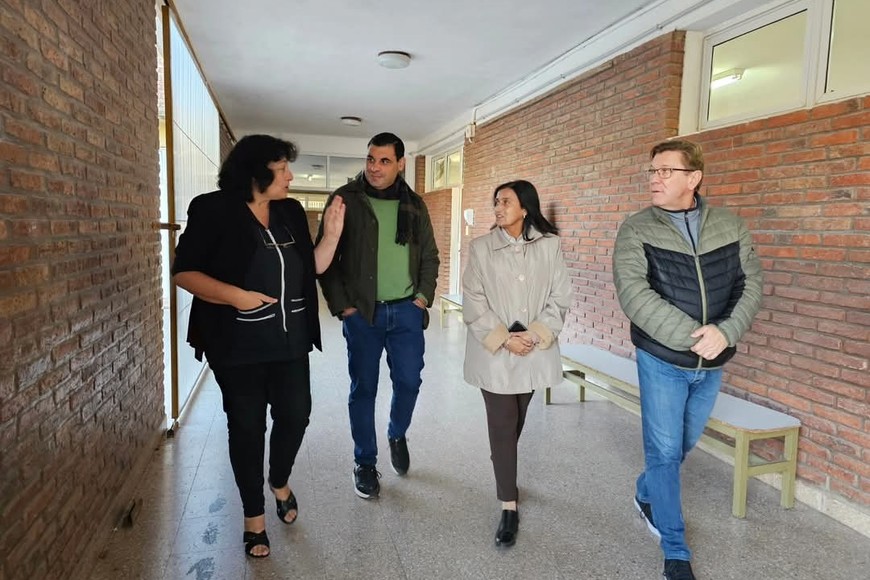 Borla hizo entrega de aportes económicos por más de 25 millones de pesos que pertenecen al denominado Fondo de Asistencia de Necesidades Inmediatas (FANI) .