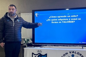 Gustavo Ferroglio. El coordinador del congreso prepara todos los detalles para el evento que recibe a diario a inscriptos de toda la región.