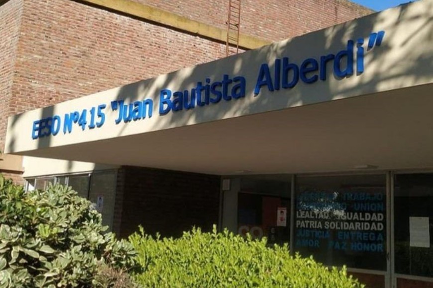 Los arquitectos evaluaron el estado del edificio, trabajaron para restablecer los servicios básicos y avanzaron en la planificación de tareas urgentes para la continuidad de las actividades escolares.