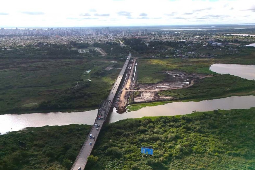 El nuevo puente y el fin último de mejorar la conectividad en la provincia. Foto: Fernando Nicola