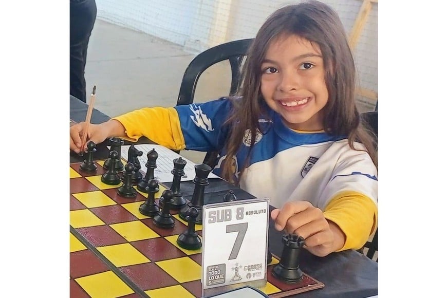 La niña, siempre sonriendo. La imagen, en el torneo de Mar del Plata.