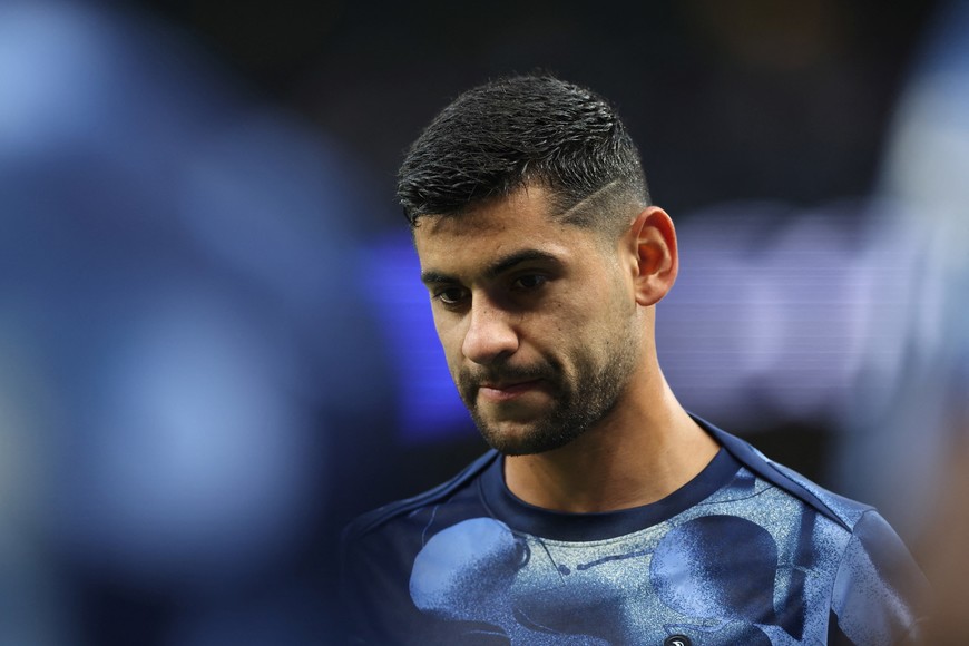 Soccer Football - Premier League - Tottenham Hotspur v Nottingham Forest - Tottenham Hotspur Stadium, London, Britain - April 21, 2025
Tottenham Hotspur's Cristian Romero during the warm up before the match REUTERS/David Klein EDITORIAL USE ONLY. NO USE WITH UNAUTHORIZED AUDIO, VIDEO, DATA, FIXTURE LISTS, CLUB/LEAGUE LOGOS OR 'LIVE' SERVICES. ONLINE IN-MATCH USE LIMITED TO 120 IMAGES, NO VIDEO EMULATION. NO USE IN BETTING, GAMES OR SINGLE CLUB/LEAGUE/PLAYER PUBLICATIONS. PLEASE CONTACT YOUR ACCOUNT REPRESENTATIVE FOR FURTHER DETAILS..