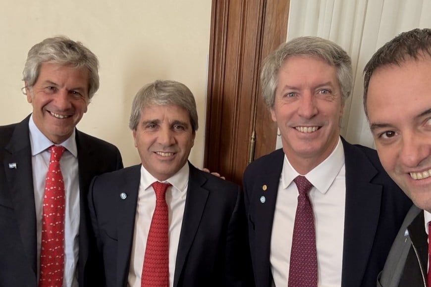 Adorni junto a Caputo, (Economía), Bausili (BCRA) y Pazo (ARCA). Crédito: Manuel Adorni
