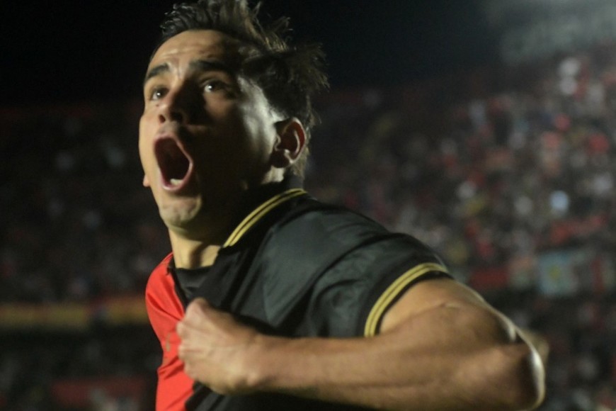 El desahogo del gol agónico de Federico Jourdan frente a Talleres de Remedios de Escalada. Foto: Carolina Niklison.