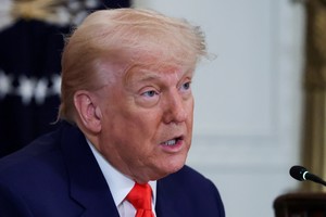 U.S. President Donald Trump attends a Make America Healthy Again (MAHA) Commission event, in the East Room of the White House in Washington, D.C., U.S., May 22, 2025. REUTERS/Evelyn Hockstein